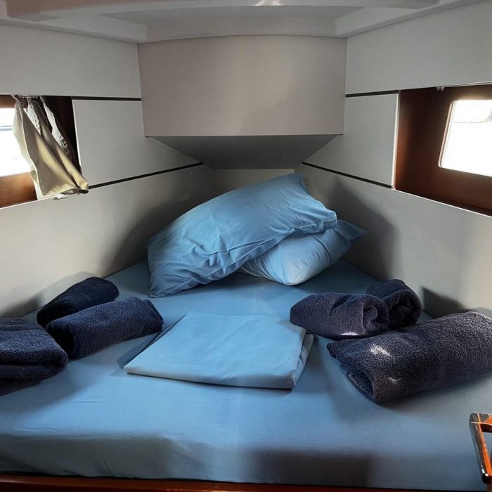 Albarosa | Oceanis 35.1 photo 7