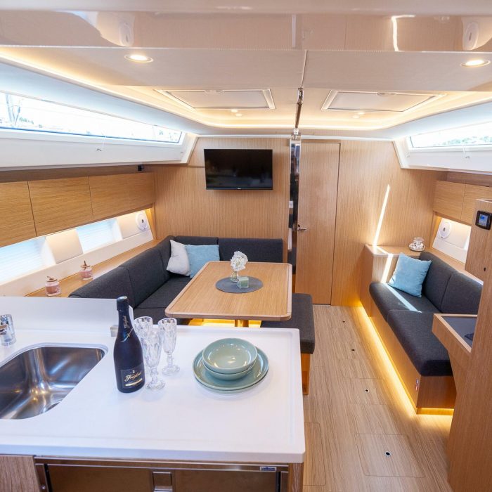 Aria | Bavaria C45 Style photo 4