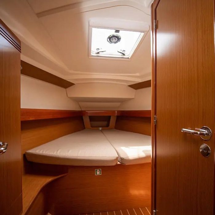 Mila | Sun Odyssey 42 i photo 22