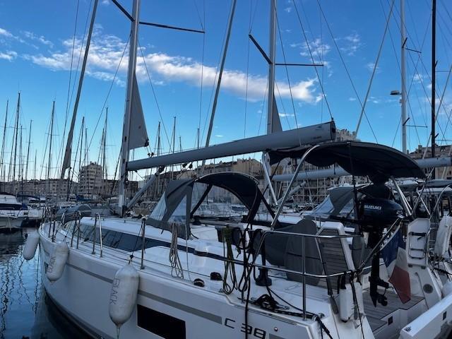 Black Pearl | Bavaria C38 photo 4