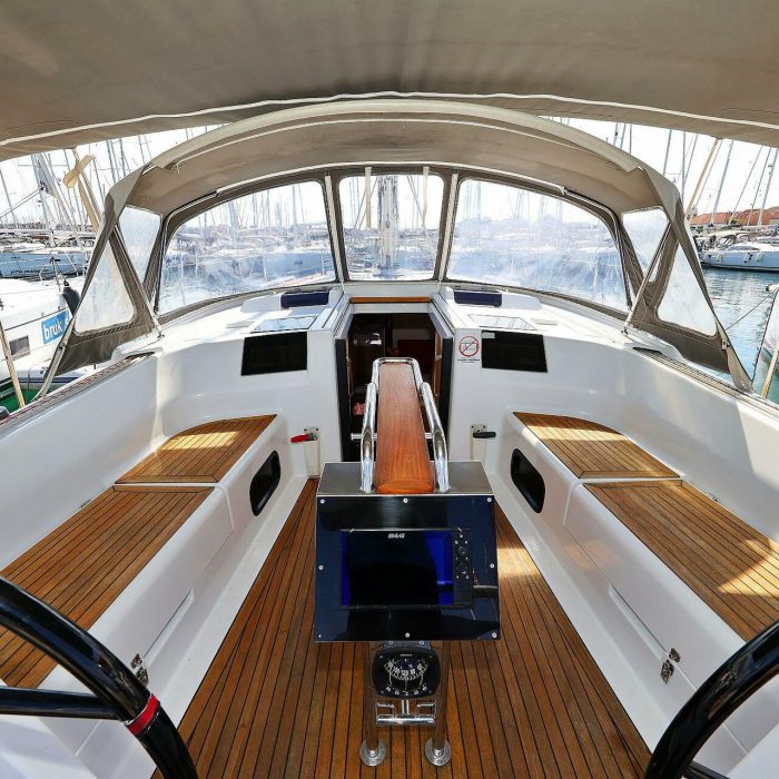 Pretty Woman | Hanse 415 photo 5