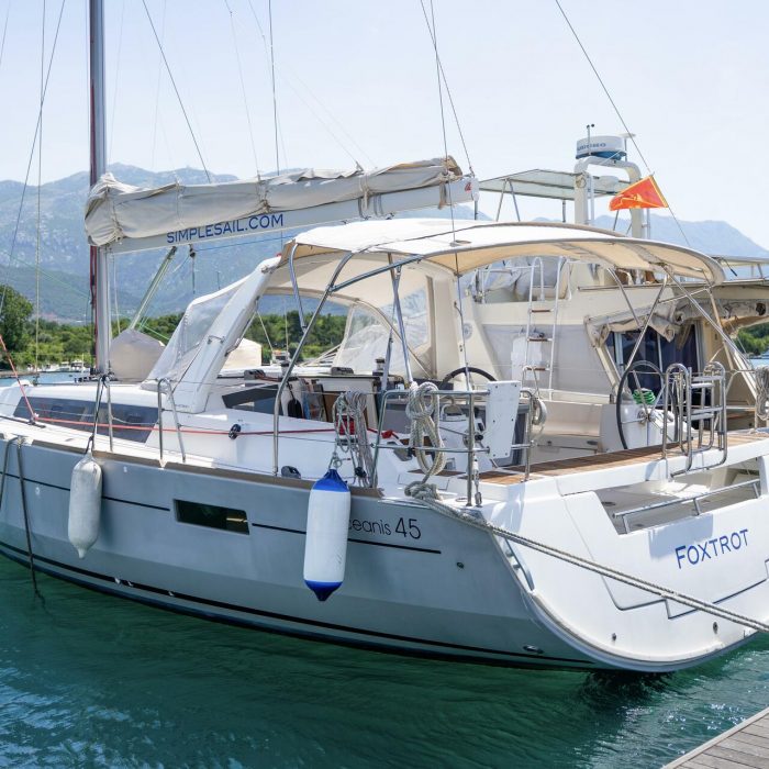 Foxtrot | Oceanis 45 photo 4