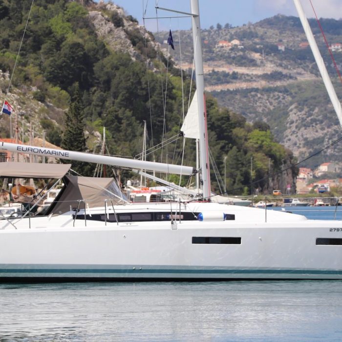 Bura Kiss | Sun Odyssey 380 photo 2