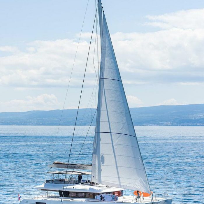 Opal | Lagoon 620 photo 4