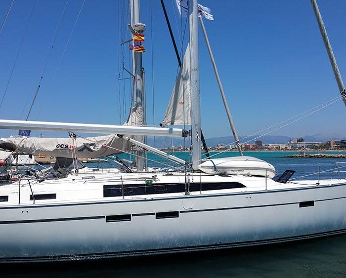 Firewall | Bavaria Cruiser 51 photo 3 Firewall | Bavaria Cruiser 51 photo 3