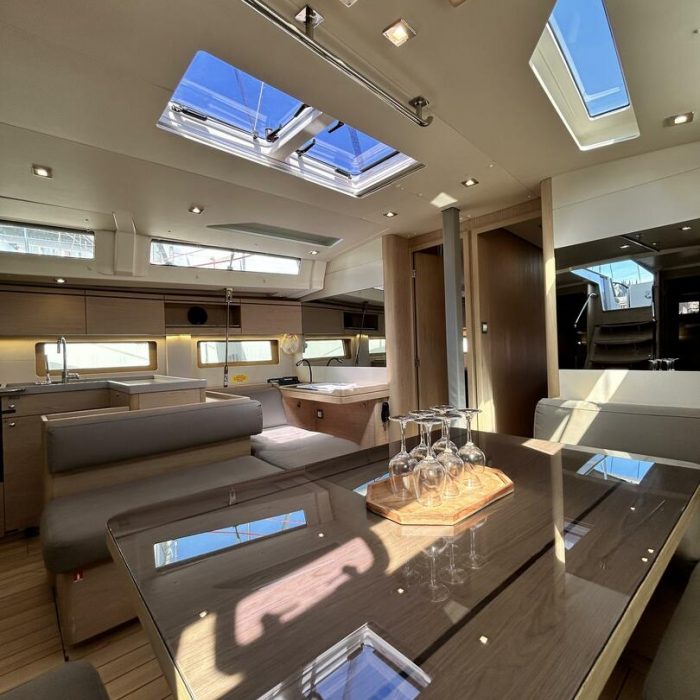 Barracuda (Refit 2026 - A/C - Generator - Electric Heads - 12 Pax) | Oceanis 51.1 photo 23