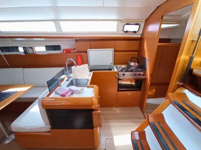 SO439-14L | Sun Odyssey 439 photo 3