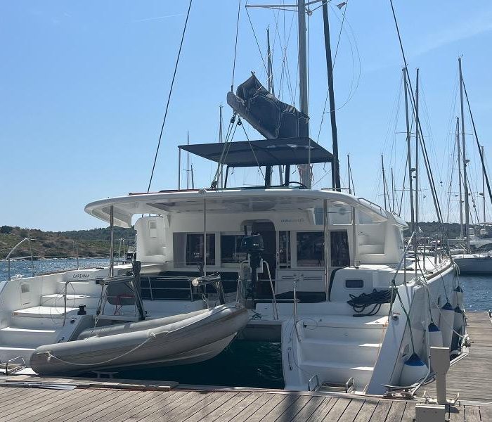 CARIAMA (air condition, generator, water maker, flybridge) | Lagoon 450 Fly photo 16