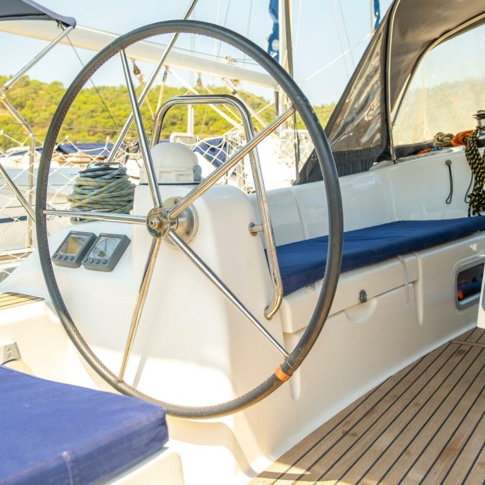 Premium | Oceanis 40 photo 12
