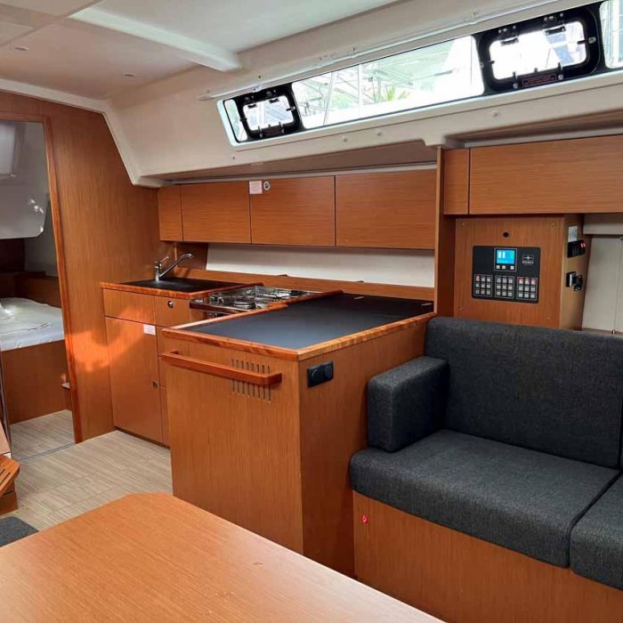 Nava | Bavaria C42 photo 10