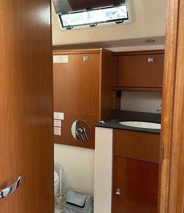 Mango | Bavaria Cruiser 51 photo 8
