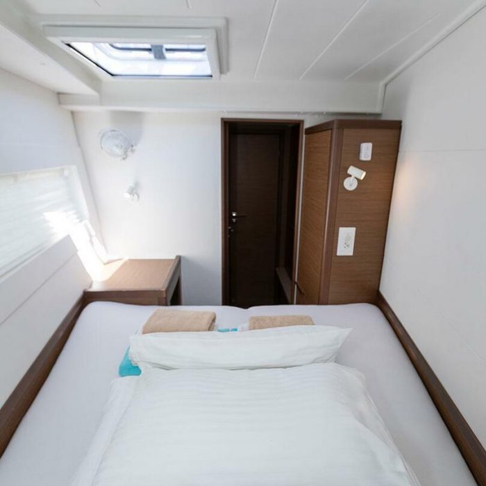 BYE BYE 2020 (air condition, generator) | Lagoon 40 photo 14