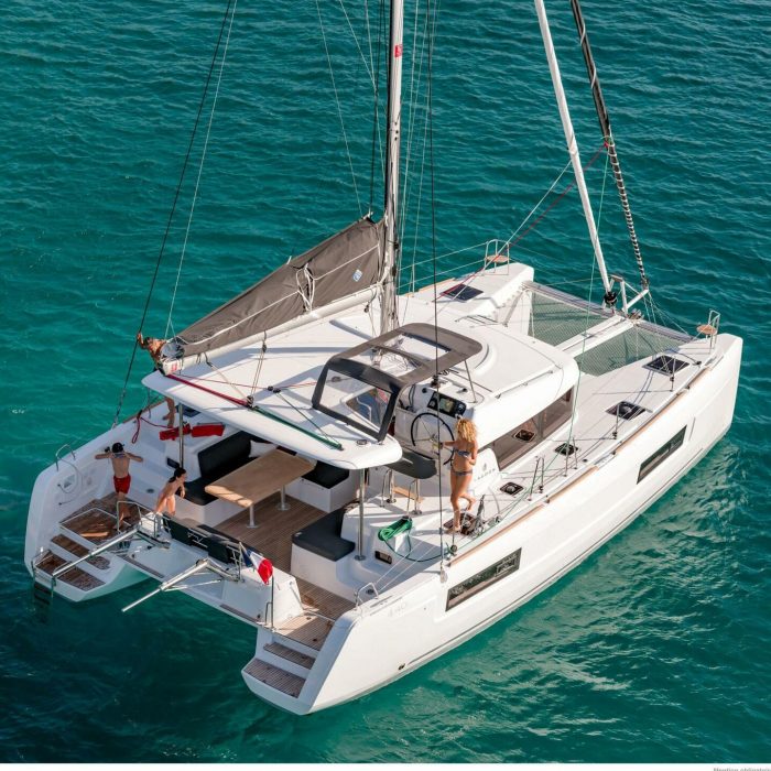 Pina Colada | Lagoon 40 photo 3