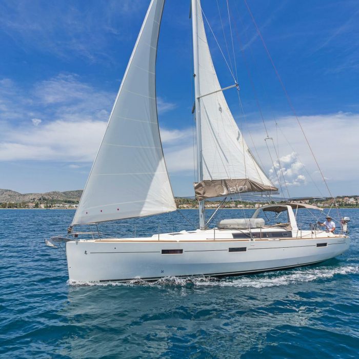 Quantum | Oceanis 45 photo 2 Quantum | Oceanis 45 photo 2