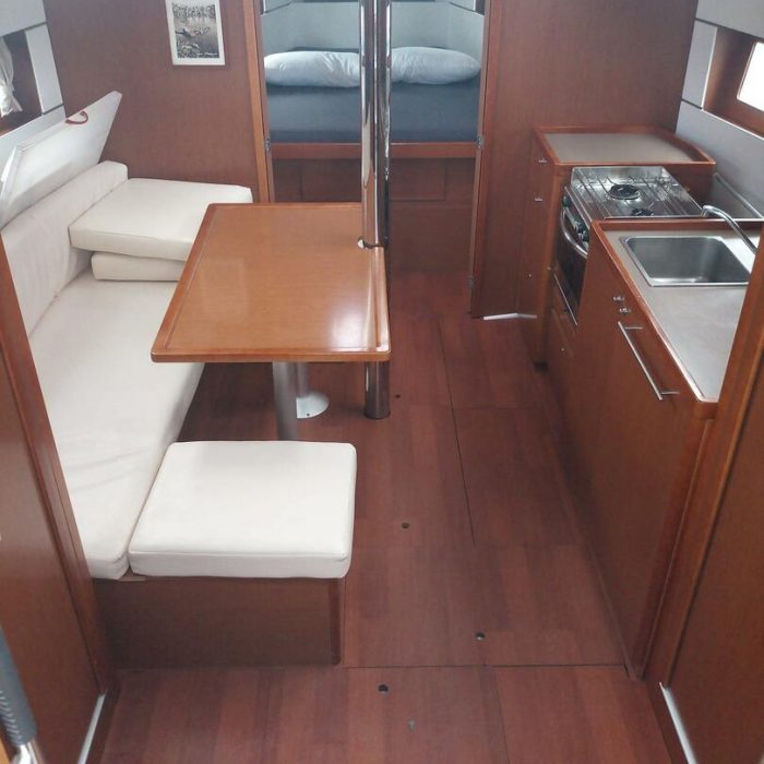 Naima | Oceanis 38.1 photo 5