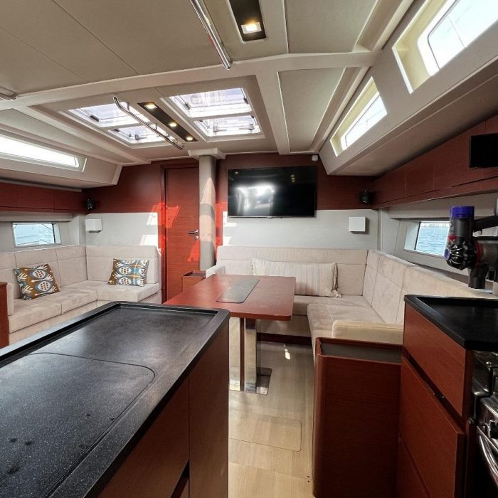 MiR | Hanse 548 photo 20