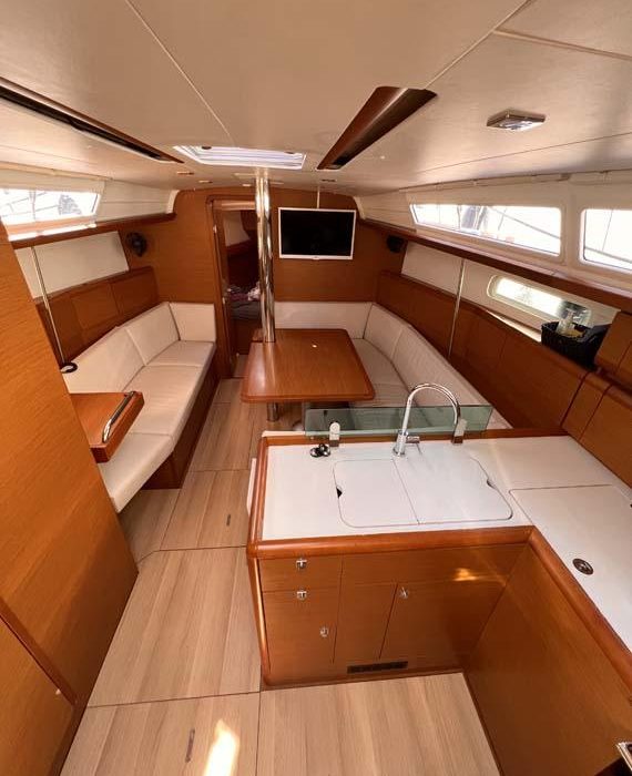 MoElli | Sun Odyssey 389 photo 7