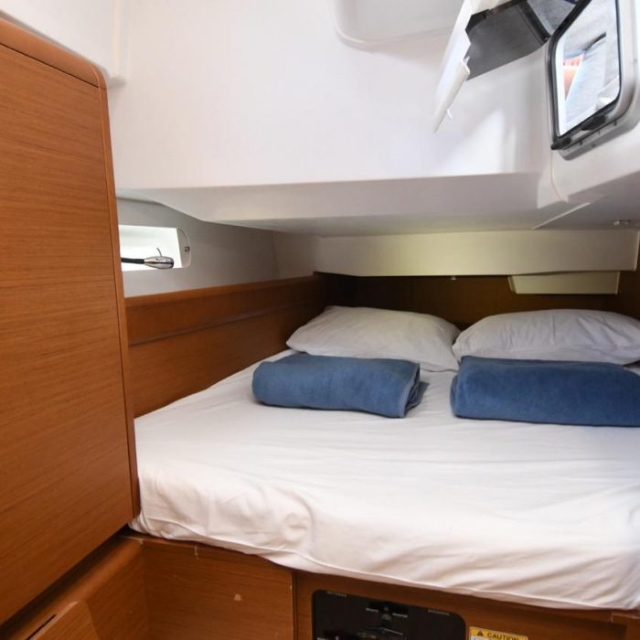Euros | Sun Odyssey 419 photo 11