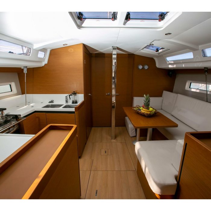 HOMESICK GEORGE | Sun Odyssey 440 photo 6