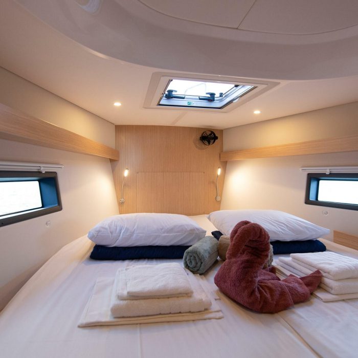 Karpouzi | Bavaria C42 photo 18
