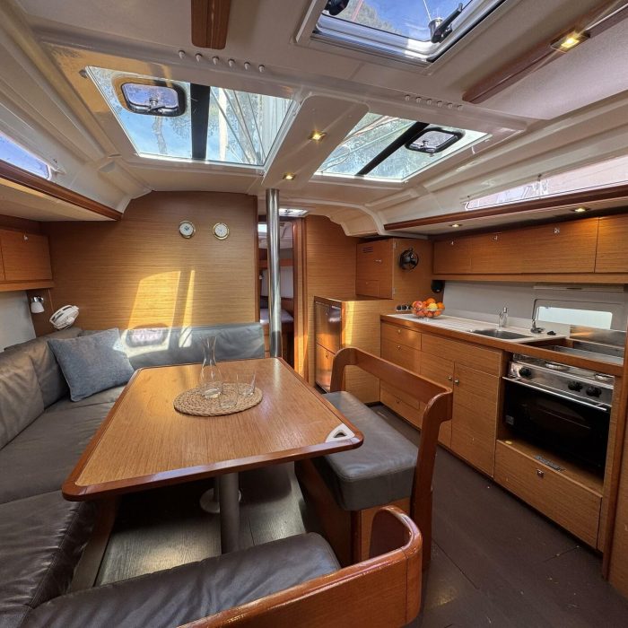 Premium | Dufour 430 photo 4