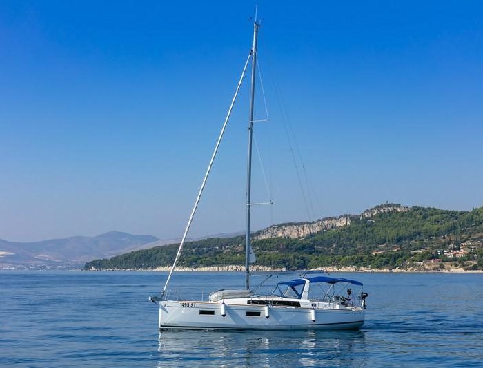 ANIMA MARIS 2 | Oceanis 38.1 photo 5