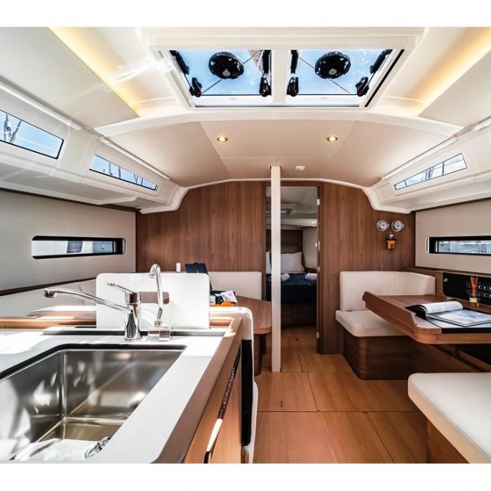Myriana | Sun Odyssey 415 photo 8