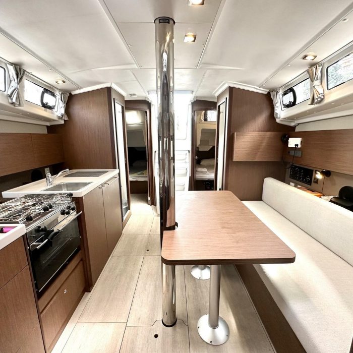 Sail Lyra | Oceanis 38.1 photo 7