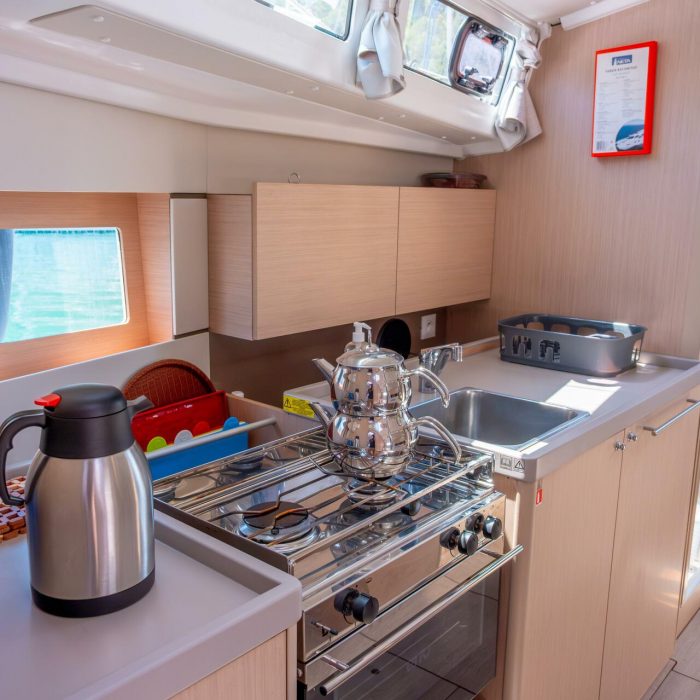TRITON 89 | Oceanis 38.1 photo 55