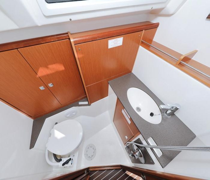Lupe | Bavaria Cruiser 37 photo 31