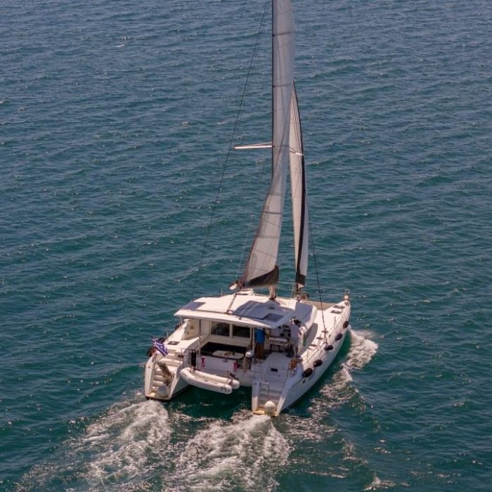 Amelia | Lagoon 420 photo 10