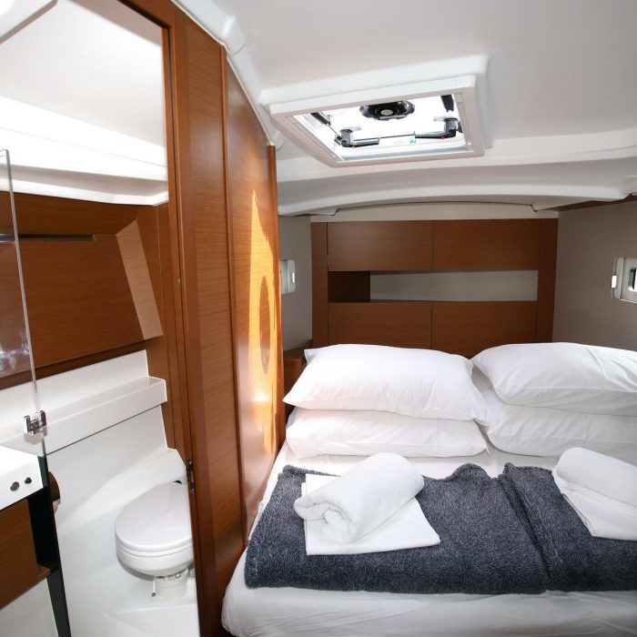 Deba | Sun Odyssey 410 photo 13