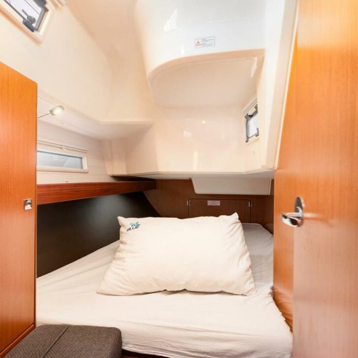 Fjaka | Bavaria Cruiser 37 photo 15