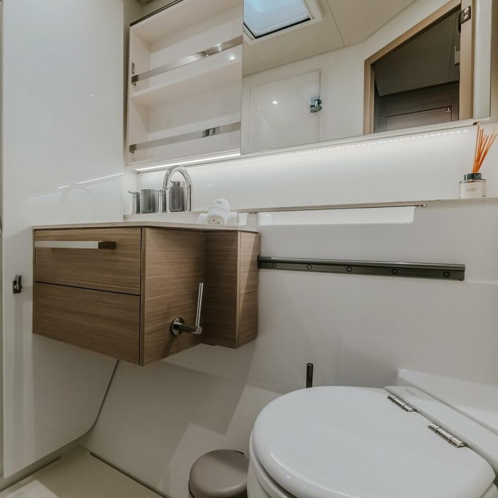 TRIWING OSSUS | Lagoon 55 photo 21