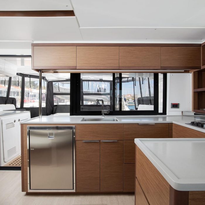 Long Island | Lagoon 46 photo 20