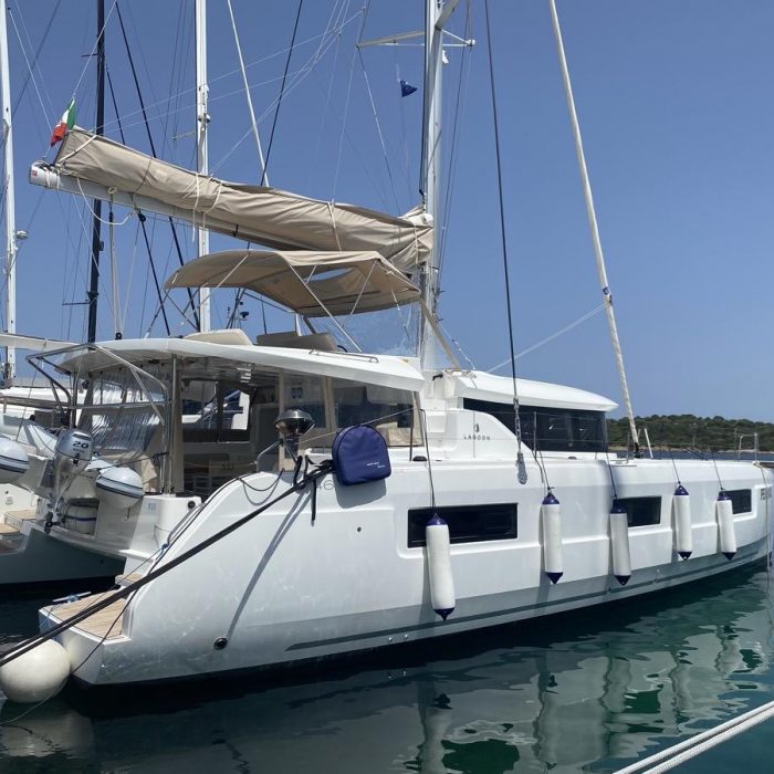 Blue Alma | Lagoon 46 photo 6