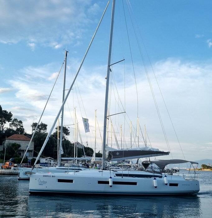 Izzy | Sun Odyssey 490 photo 1