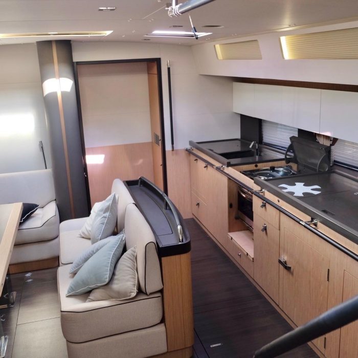 Premium + | Oceanis Yacht 62 photo 31