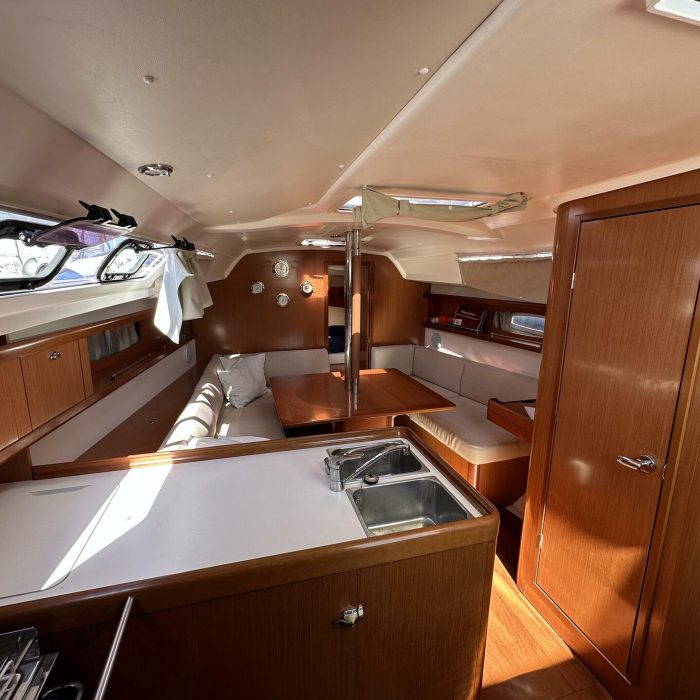 Blu | Oceanis 34 photo 13