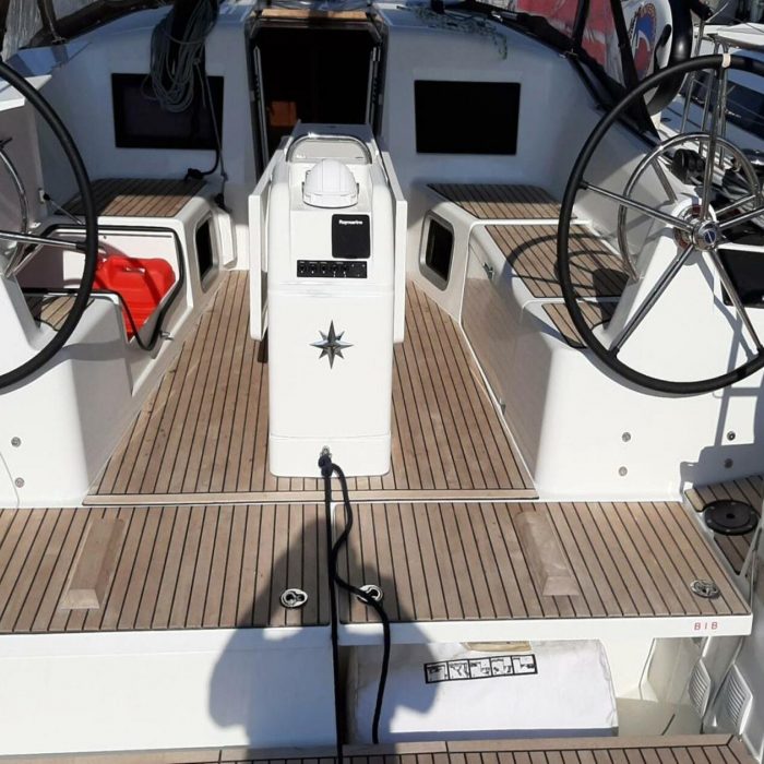 Saravah | Sun Odyssey 410 photo 2
