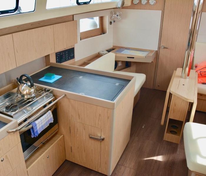 Honey | Oceanis 41.1 photo 5
