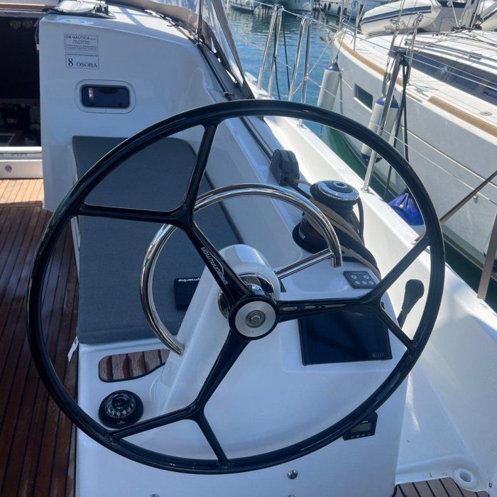 Princess Lara | Sun Odyssey 380 photo 2
