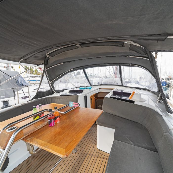 Caitlin of Lorne | Hanse 455 photo 10