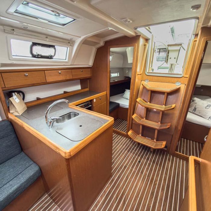 Astravi | Bavaria Cruiser 37 photo 21