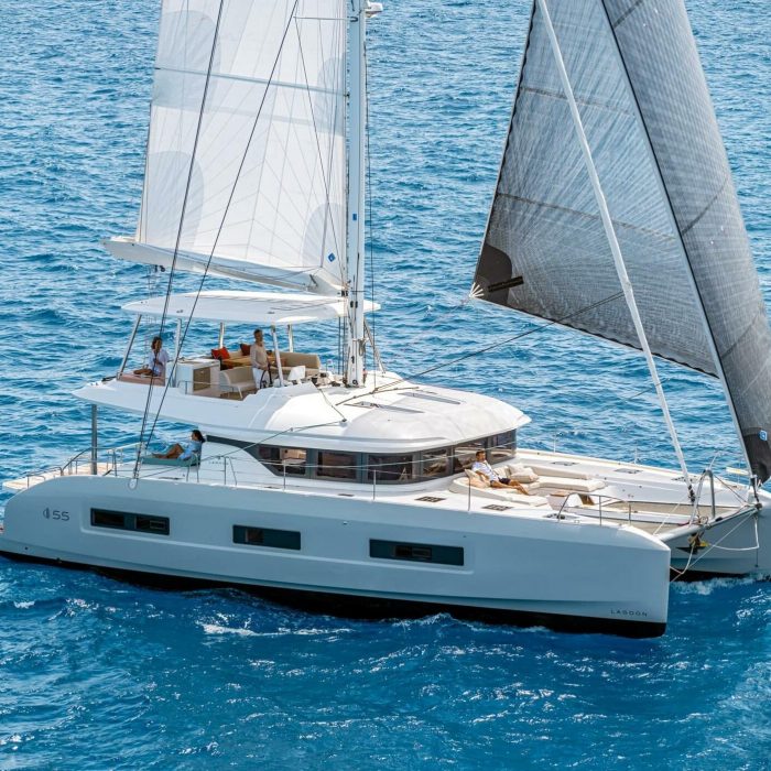 Azul | Lagoon 55 photo 1