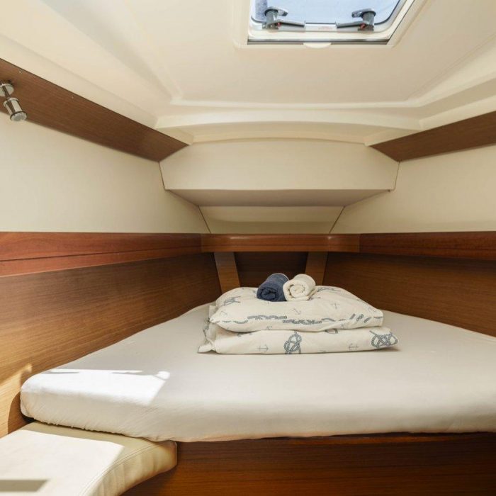 Ema | Sun Odyssey 42i photo 33