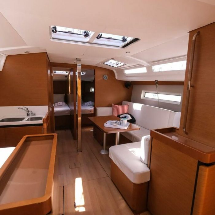 Bonbon | Sun Odyssey 440 photo 19