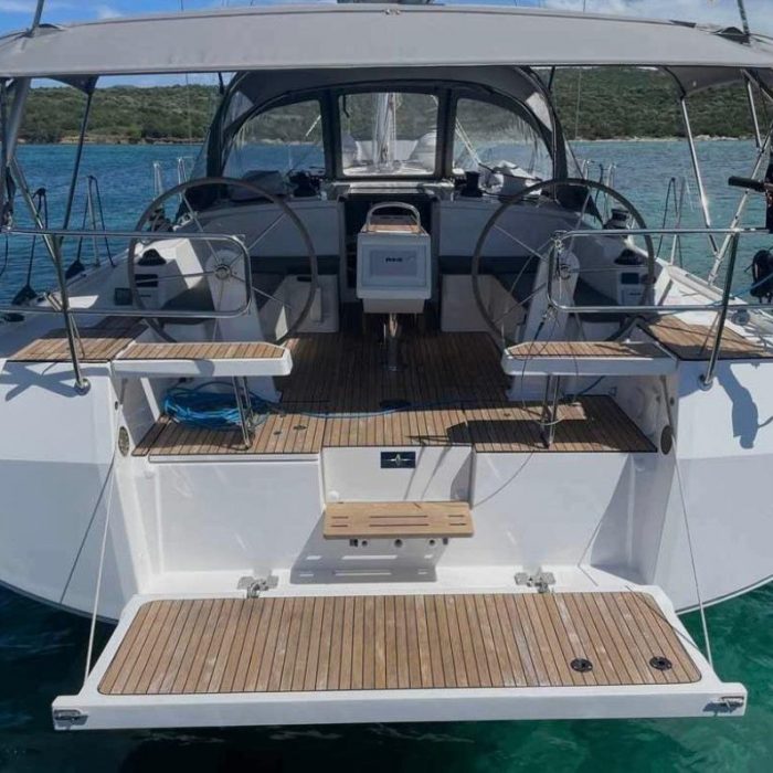 Horizon | Bavaria C42 photo 2