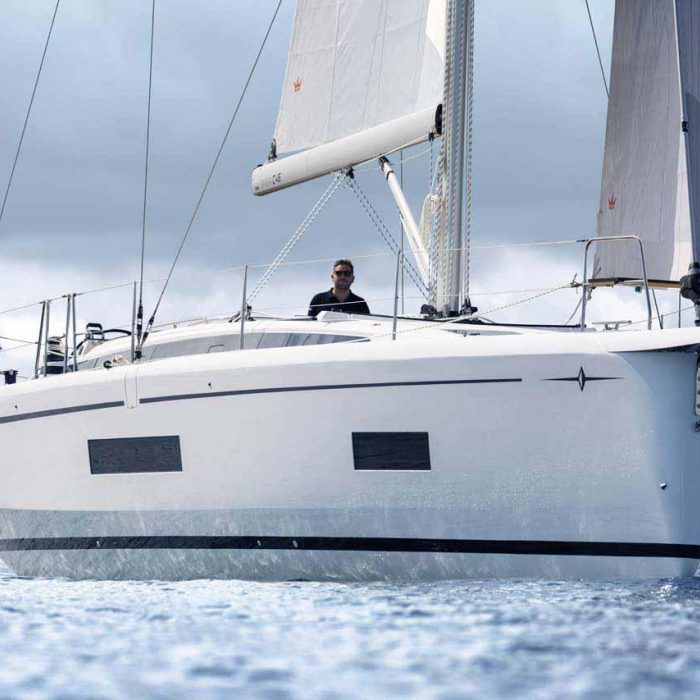 Moonlark | Bavaria C46 - 4 cab. photo 3