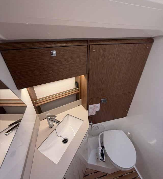 Elifozzi | Bavaria C46 photo 14